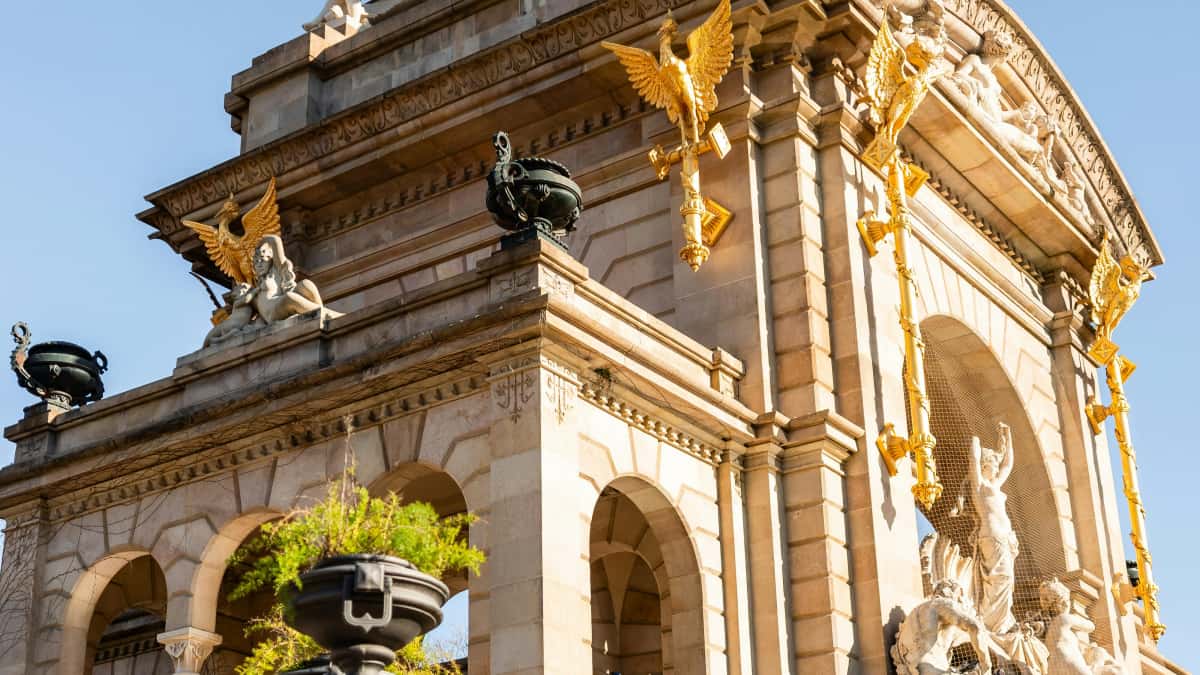 Lietuvos kūrėjai: susiekite su JAE prekėmis per WhatsApp