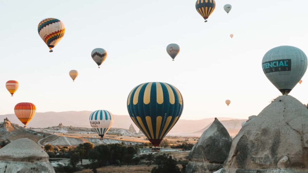 Trumpas, praktiskas gidas Lietuvos kurejams: kaip rasti ir uzmegzti bendradarbiavima su Juodkalnijos (Montenegro) prekemis per Moj platforma styling issukiams.