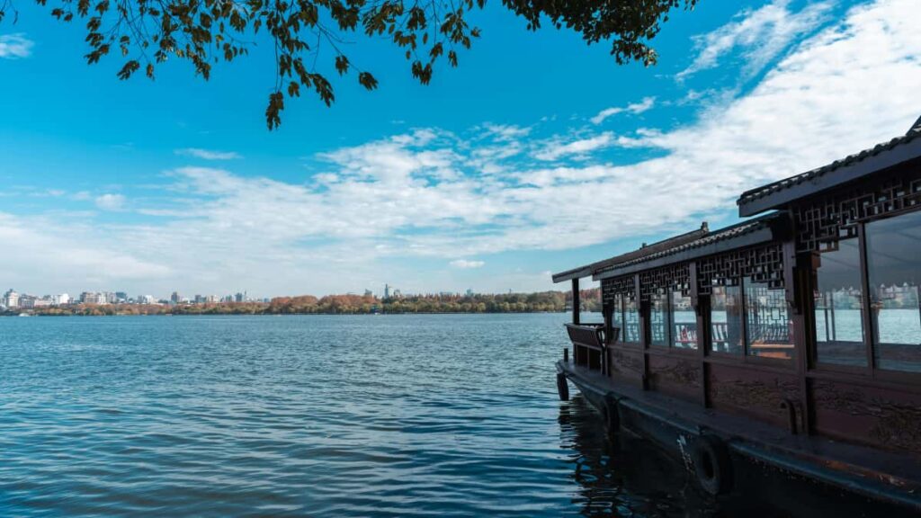 Praktinis vadovas Lietuvos kurejams: zingsniai, kanalai ir taktika, kaip susisiekti su Uzbekistano prekes zenklais per Kuaishou ir pasiulyti branded tutorial turini.