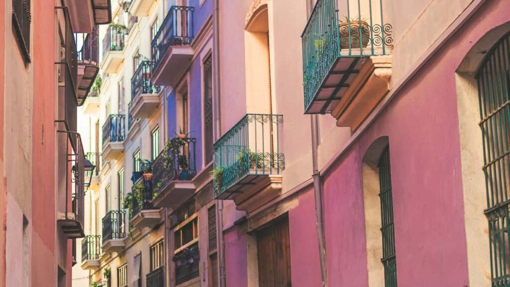 Praktinis gidas Lietuvos kurejams: zingsniai, taktika ir rizikos valdymas, kaip susisiekti su Serbijos prekes zenklais per Taobao ir pastatyti patikima pasiulyma remejams.