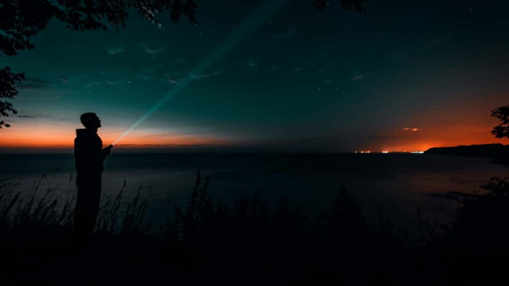 Praktinis gidas Lietuvos kurejams: kaip atrasti, susisiekti ir pasiulyti Jungtiniu Arabu Emyratu prekes zenklams bendras, isskirtines eBay pakuotes.