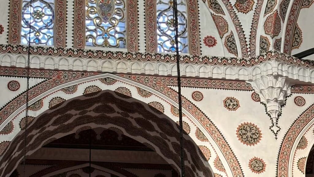 Praktinis gidas Lietuvos kurejams: kaip per Threads uzmegzti rysius su Bahreino prekes zenklais ir pasiulyti bendradarbiavima zaidimu leidejams.