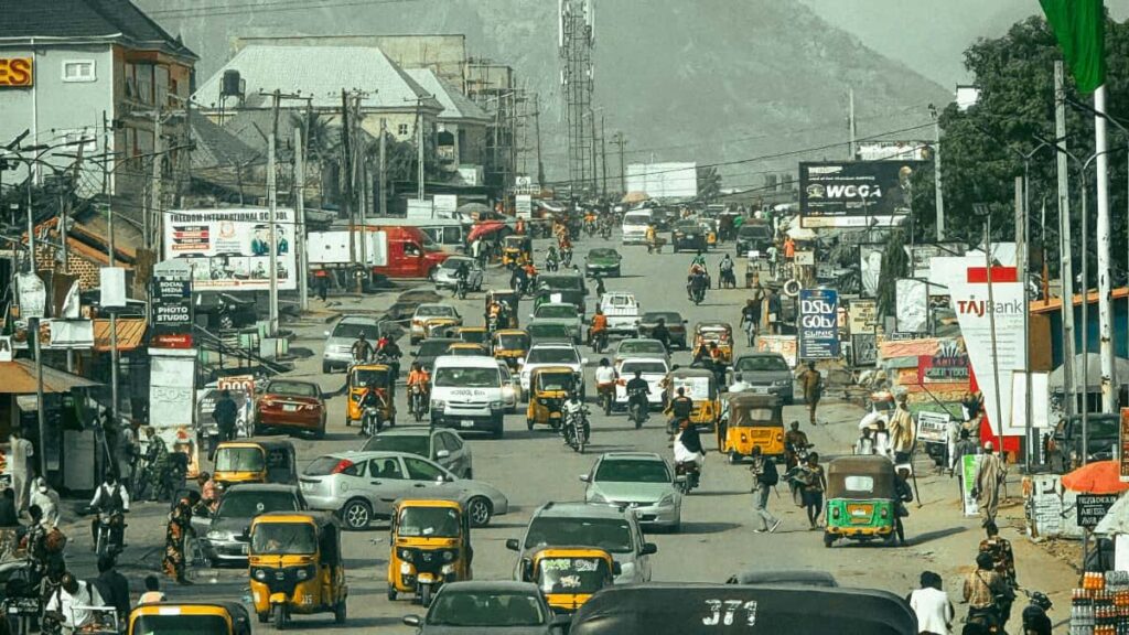 Praktinis gidas Lietuvos kurejams: kaip atrasti, pasiulyti ir uzfiksuoti bendradarbiavima su Kinijos prekiu zenklais per Bilibili taktika, kontaktai ir rizikos valdymas.