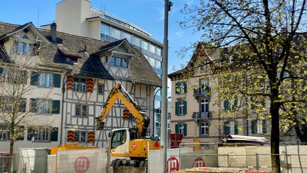 Praktinis gidas lietuviams reklamuotojams: kaip identifikuoti ir aktyvuoti Kataro kurejus, kad padidintumete Hulu tipo app parsisiuntimus per influencerius.